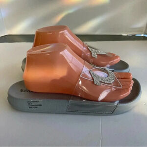 NWT TRUE RELIGION WOMEN'S FLIP FLOP
SANDALS, CLEAR TOP WITH CRYTAL LOGO